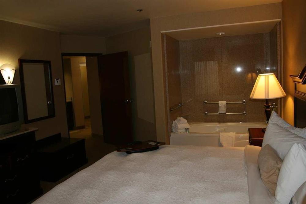 Hampton Inn & Suites Boise-Meridian Room photo